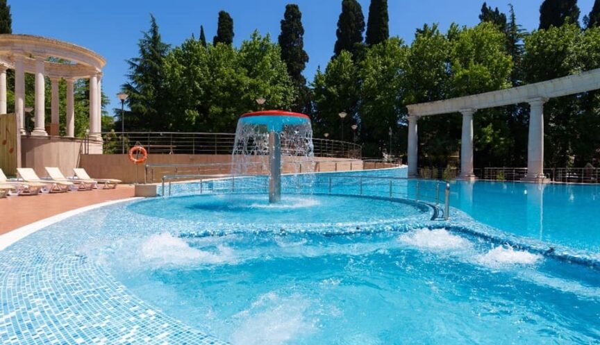 Открытый бассейн